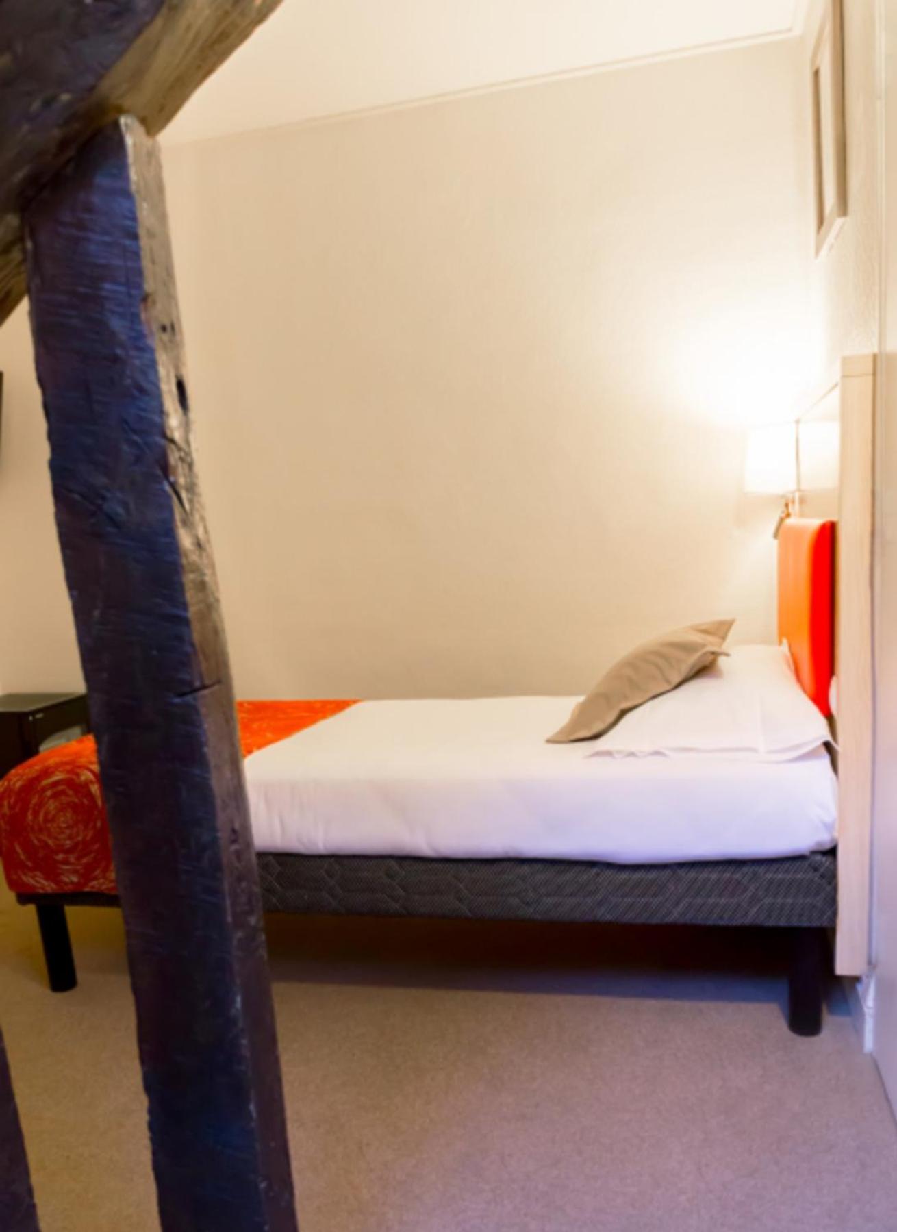 D'win Hotel 2*